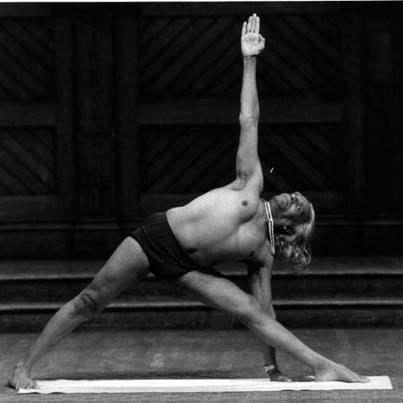 Trikonasana bks iyengar