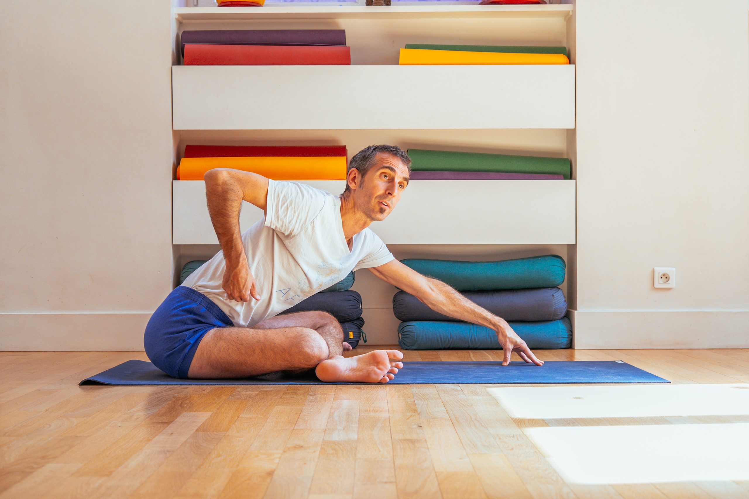 posture yoga sciatique lyon onlyoga