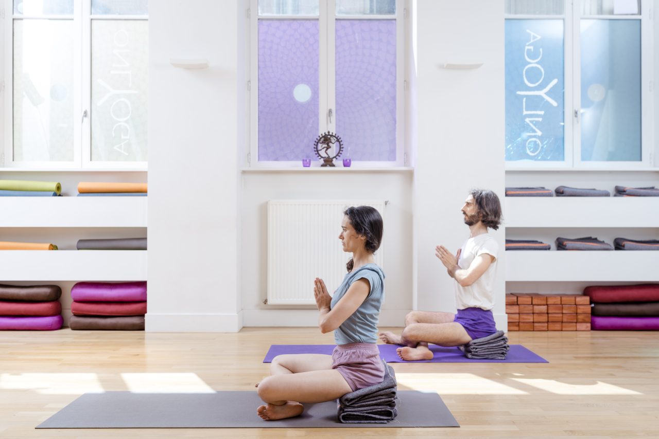 yoga meditation calmer stress lyon
